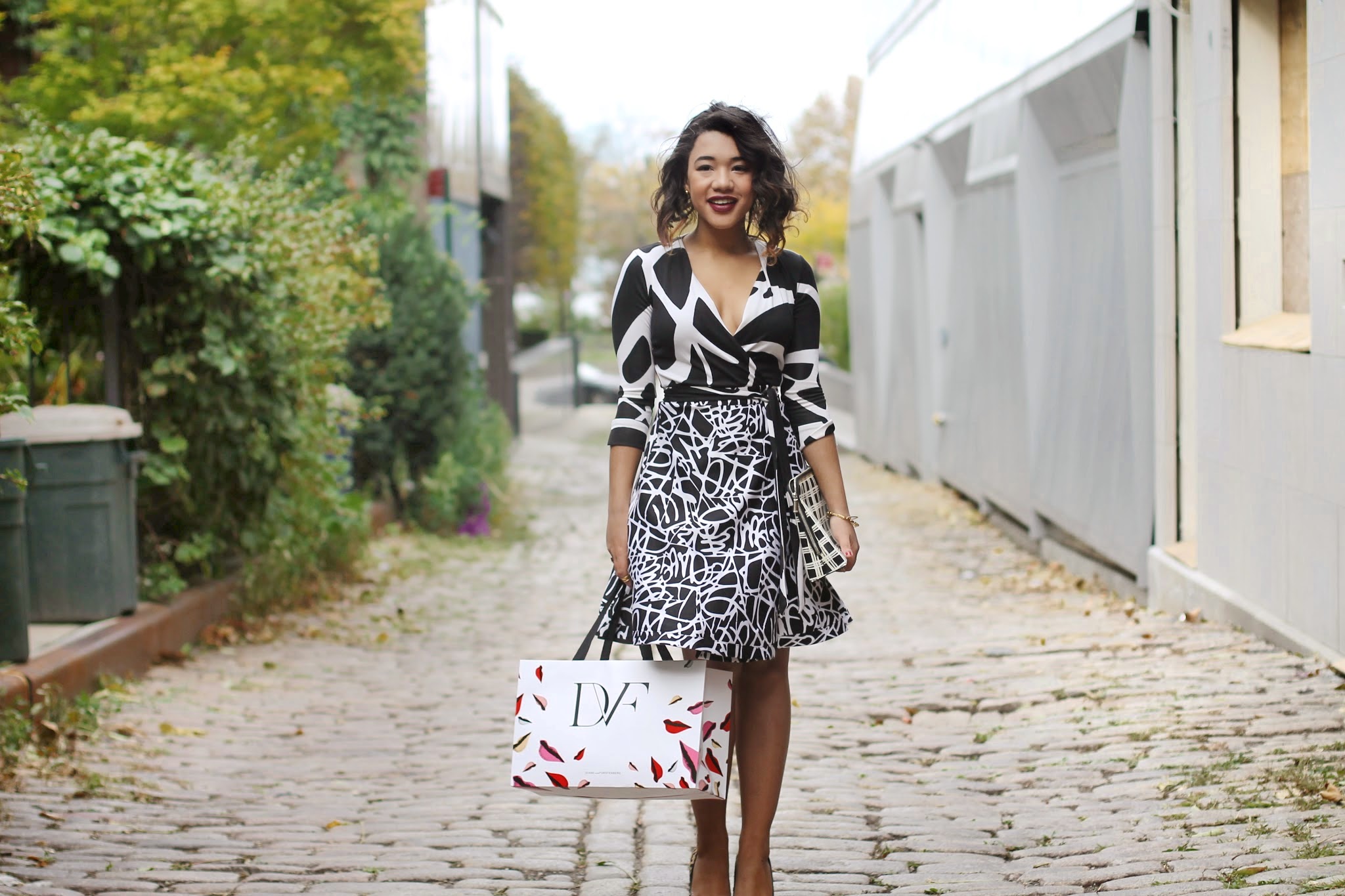 blogger new york city blog new york city blog black bloggers nyc new york city fashion blog dvf wrap dress dvf wrap dress black white dvf wrap dress diane von furstenberg wrap dress diane von furstenberg dress black white dress 