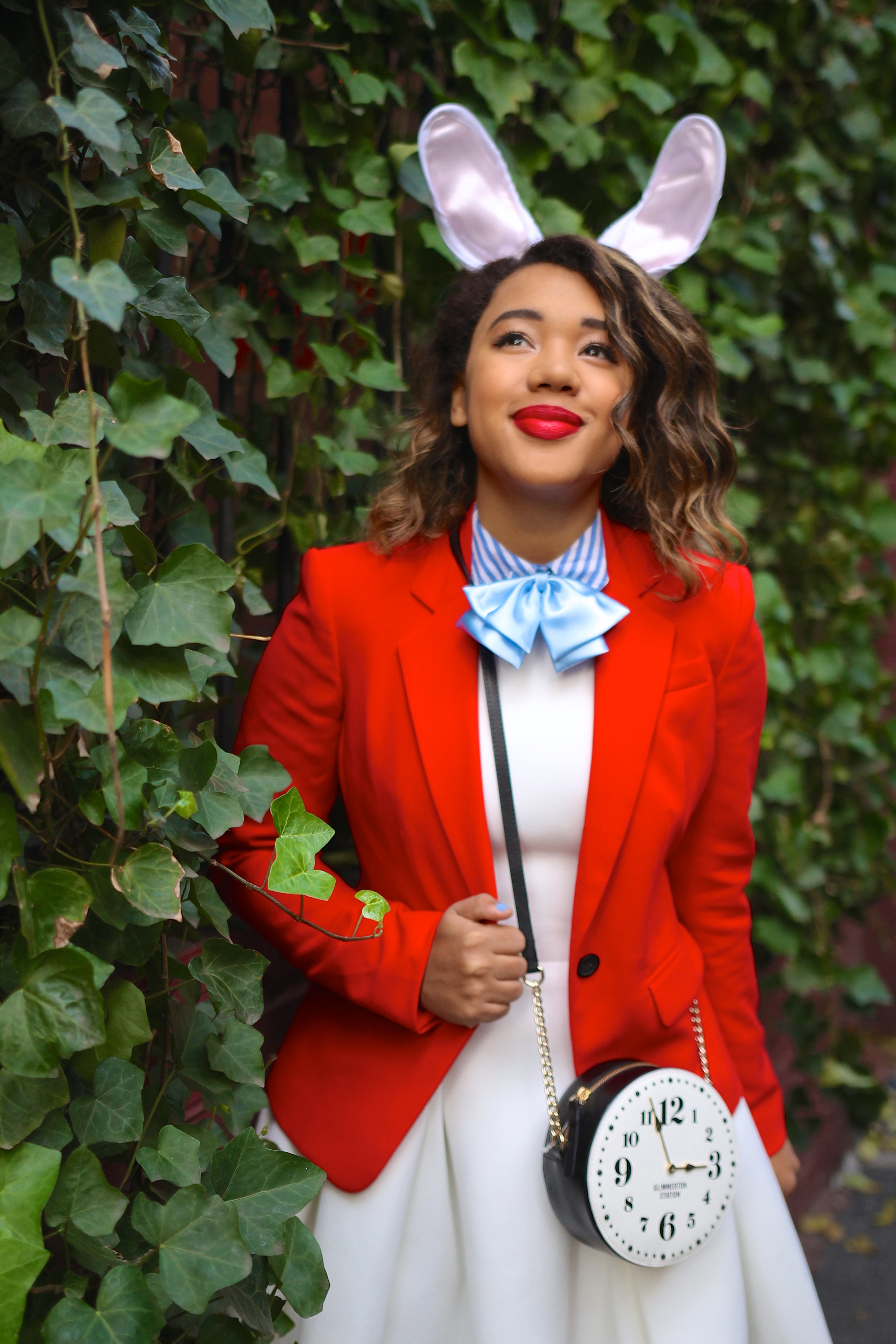 How to Become an Alice in Wonderland Character for Halloween