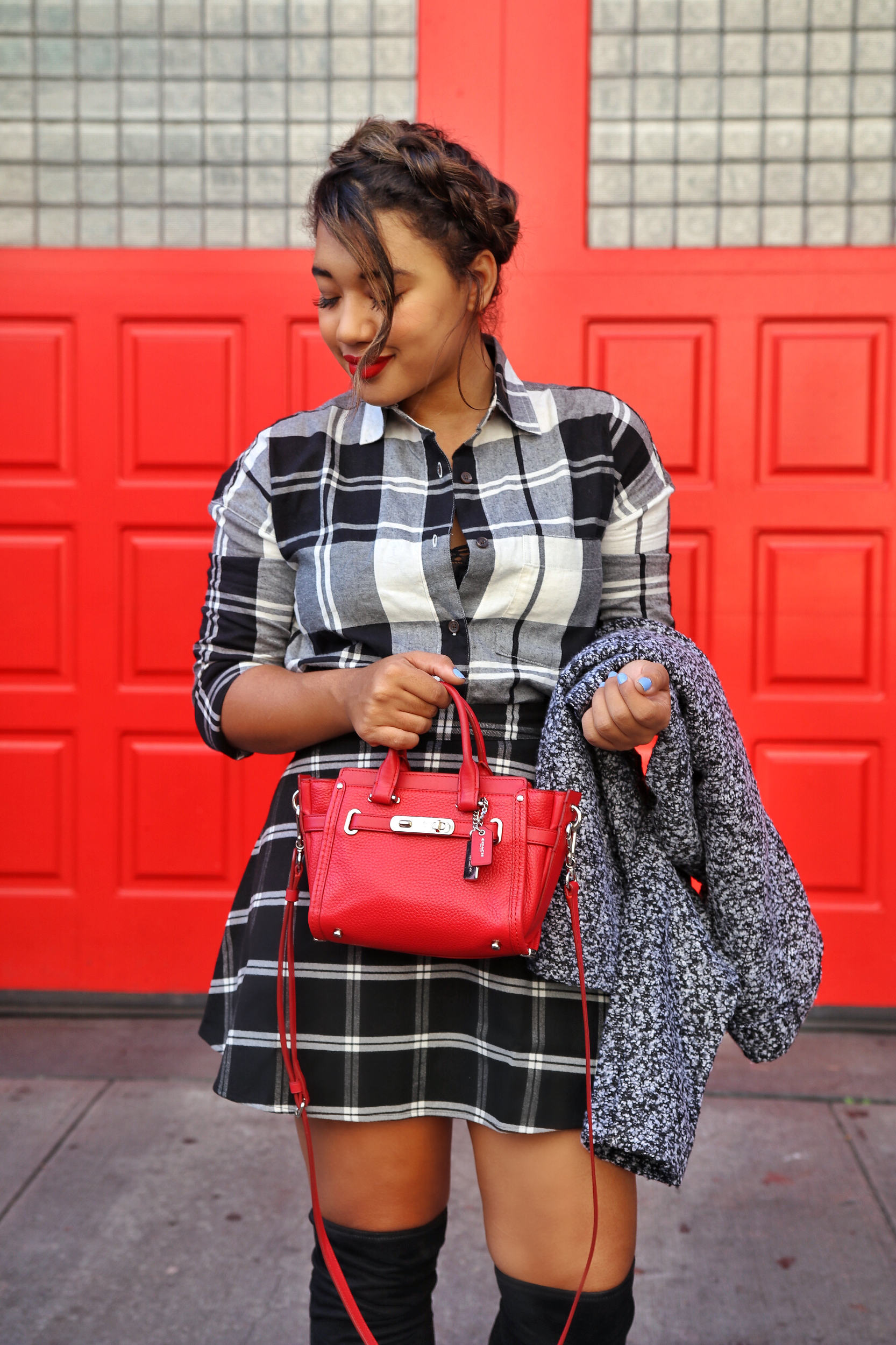 Mad about Plaid ! Fall stying by Color Me Courtney (@colormecourtney) // How to wear plaid for fall #plaid #overthekneeboots #otkboot #patternmixing #blackandwhite